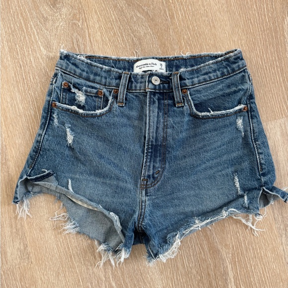 Abercrombie & Fitch Pants - Abercrombie & Fitch mom shorts